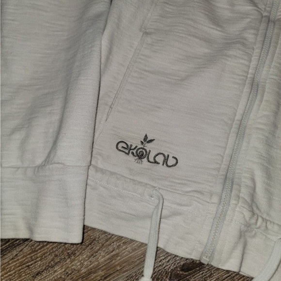 Helly Hansen - Picture 3 of 5